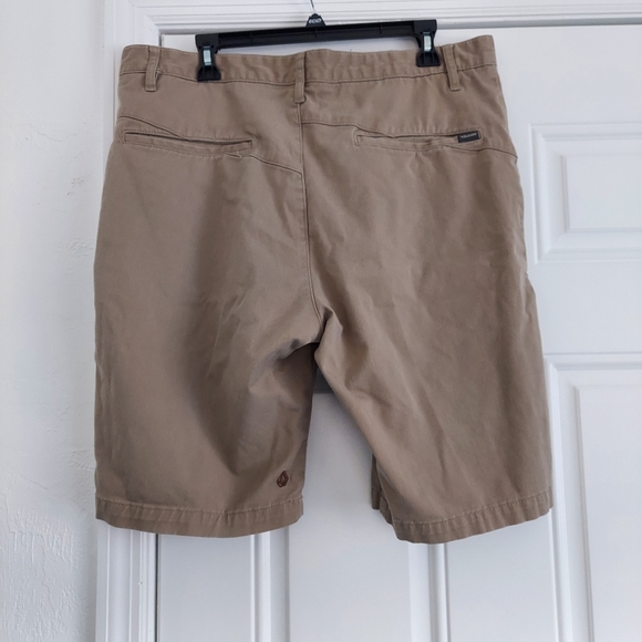 Volcom Khaki Shorts - Picture 5 of 8